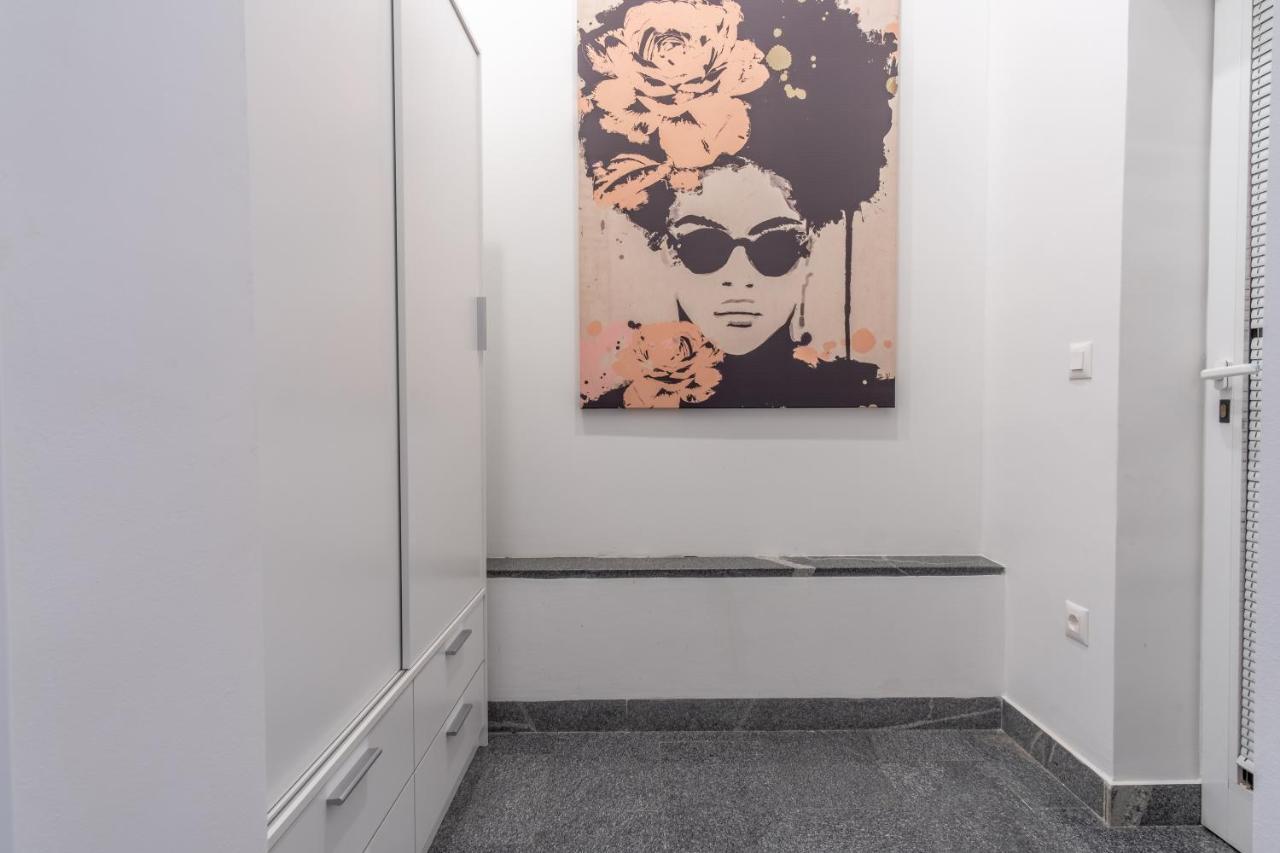 Friendly 33 Siska Apartment *